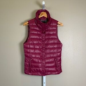 GAP Lightweight Down Quilted Puffer Vest